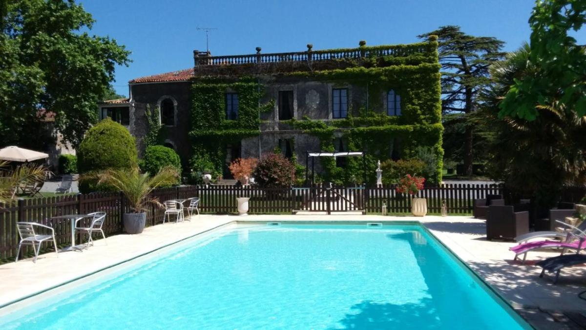 לינה וארוחת בוקר Pissotte Chateau Le Poiron מראה חיצוני תמונה